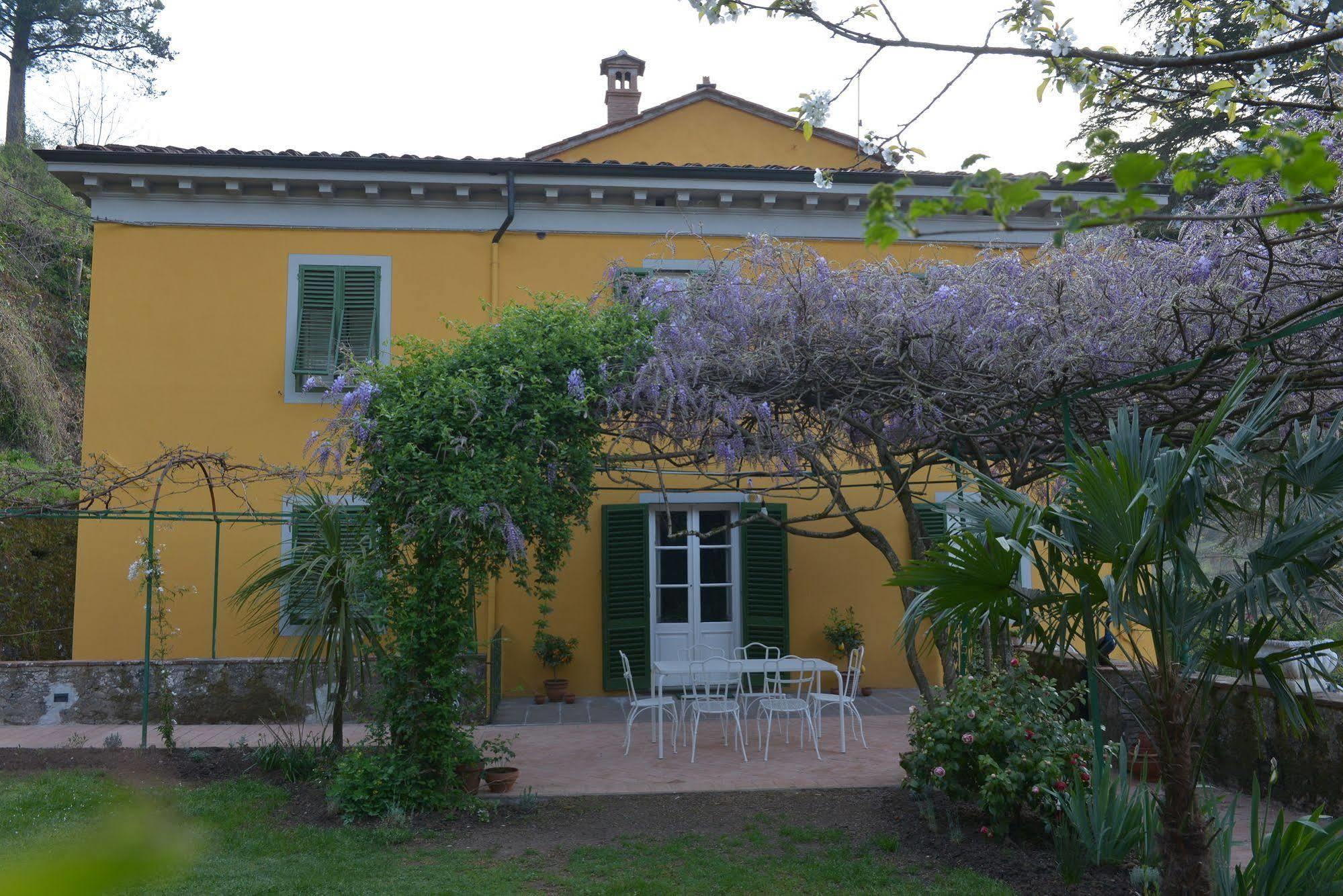 Villa Lucchesi Bagni di Lucca Luaran gambar